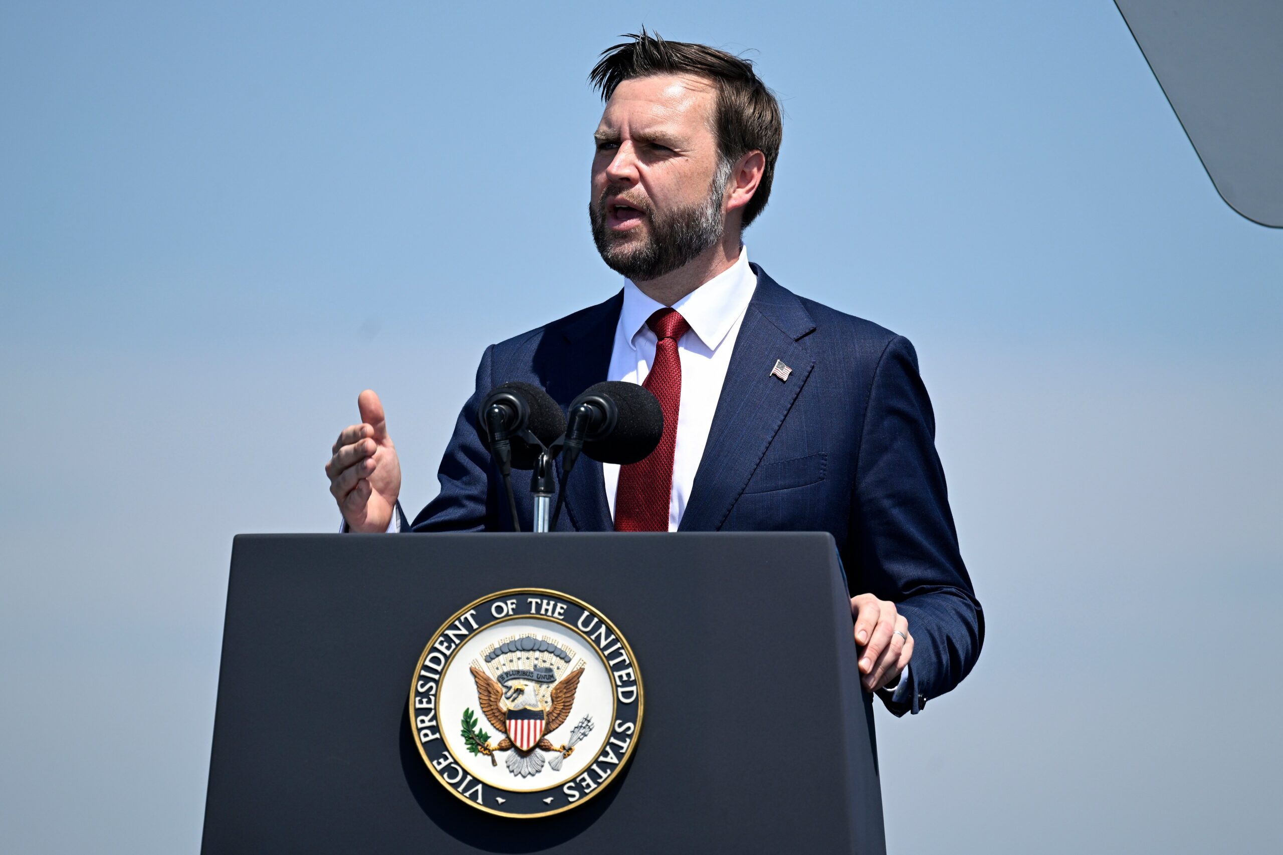 ‘CatsOnACouch’ Instagram creator sues after being barred from JD Vance event