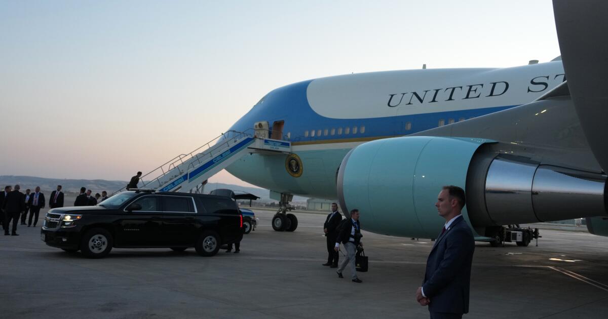 In a surprise swap, Trump flies back from Turkey in an old Air Force One, not jet from Qatar