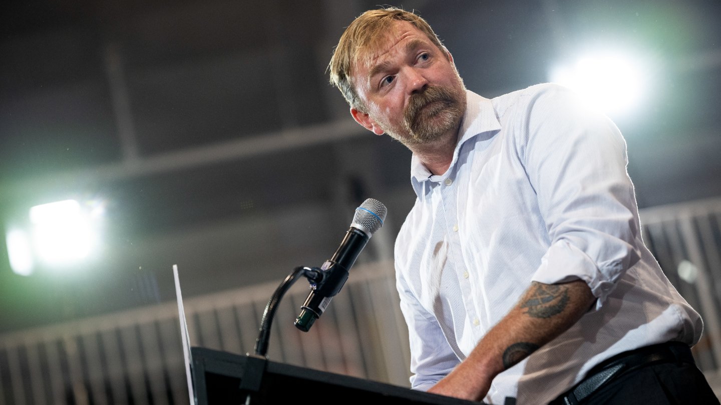 Sanders, Warren call for Platner to drop out of Maine Senate race after latest allegation