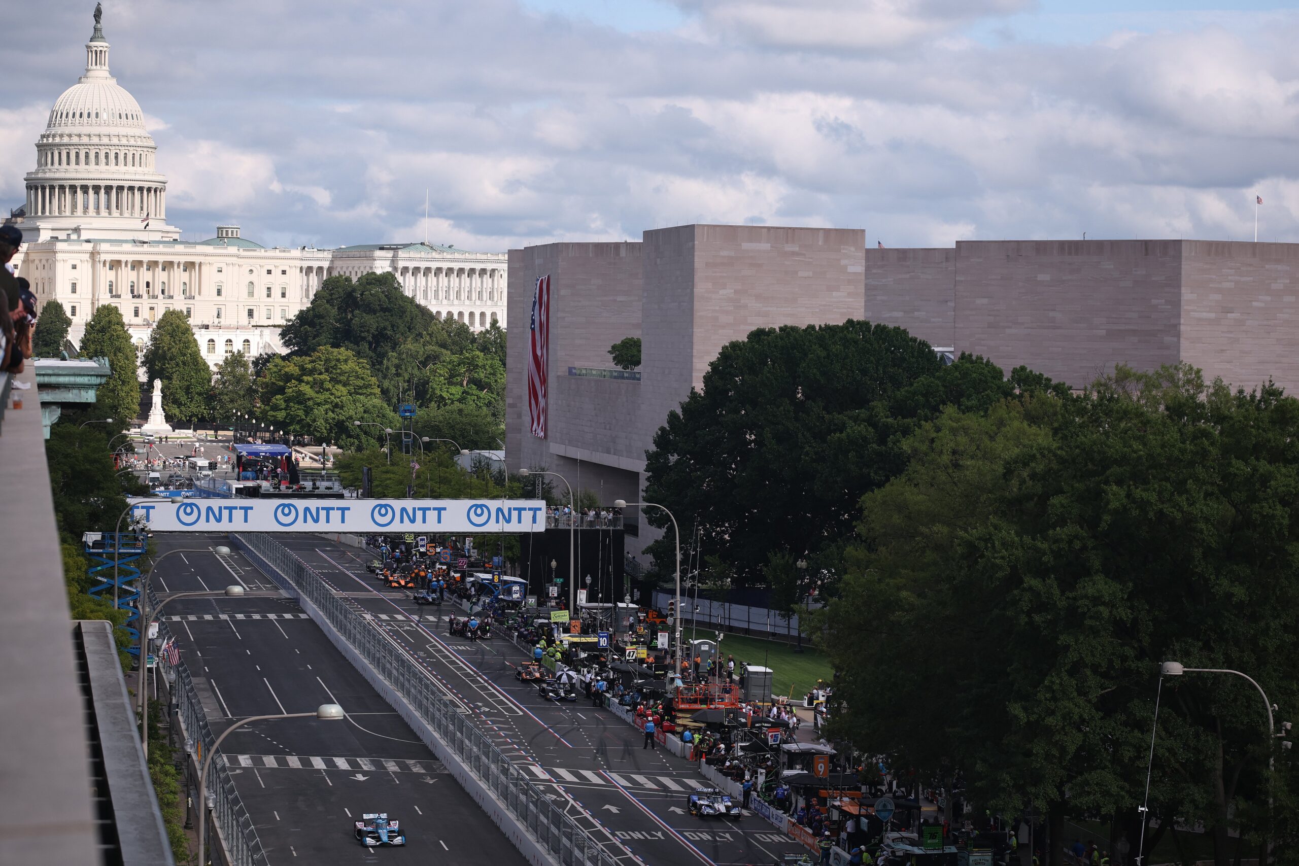Trump leads the IndyCar prerace in the Beast before cars zoom through Washington’s streets